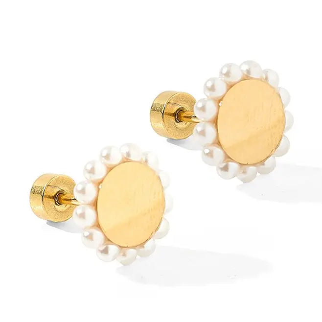Alice Pearl Screwback Stud Earrings