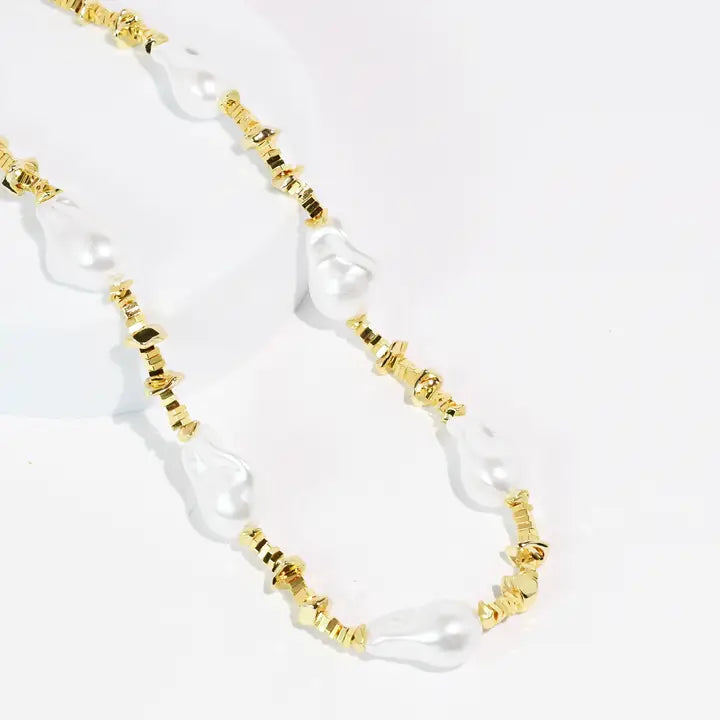 Pearly Queen Necklace