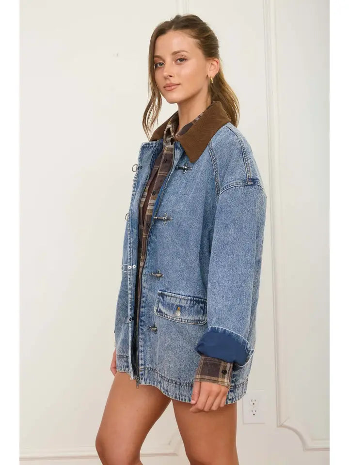 Contrast Collar Latch Hook Washed Denim Jacket