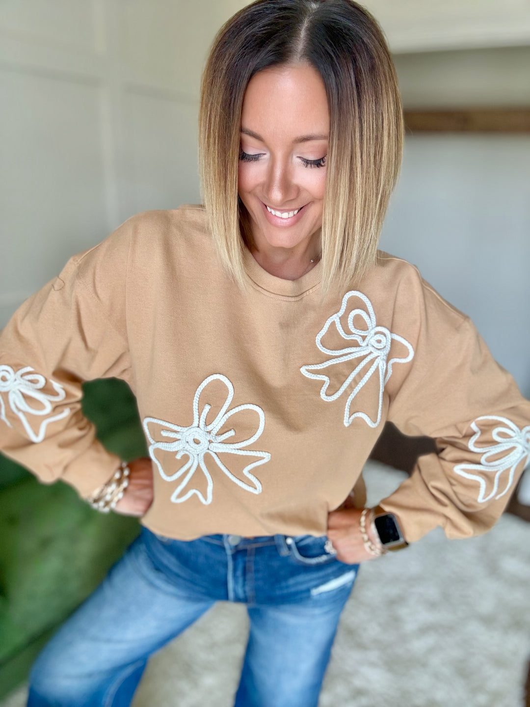 The Bow Basic Sweatshirt