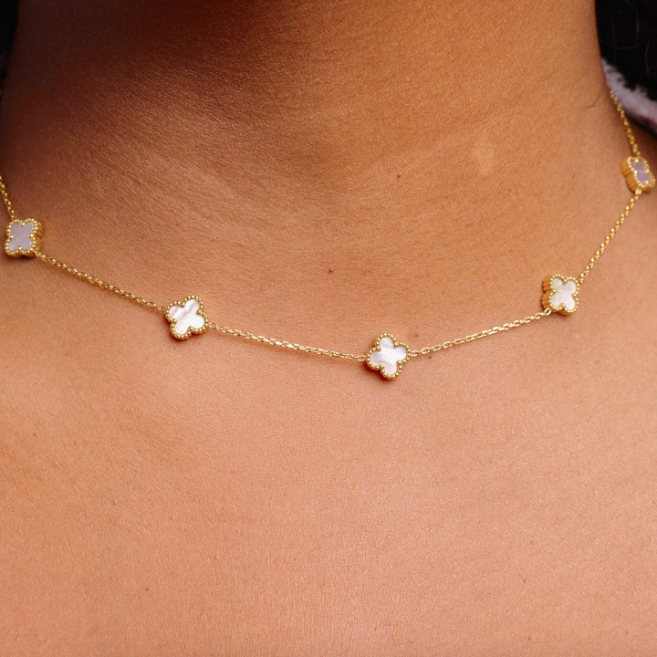 Mini White Flora Necklace