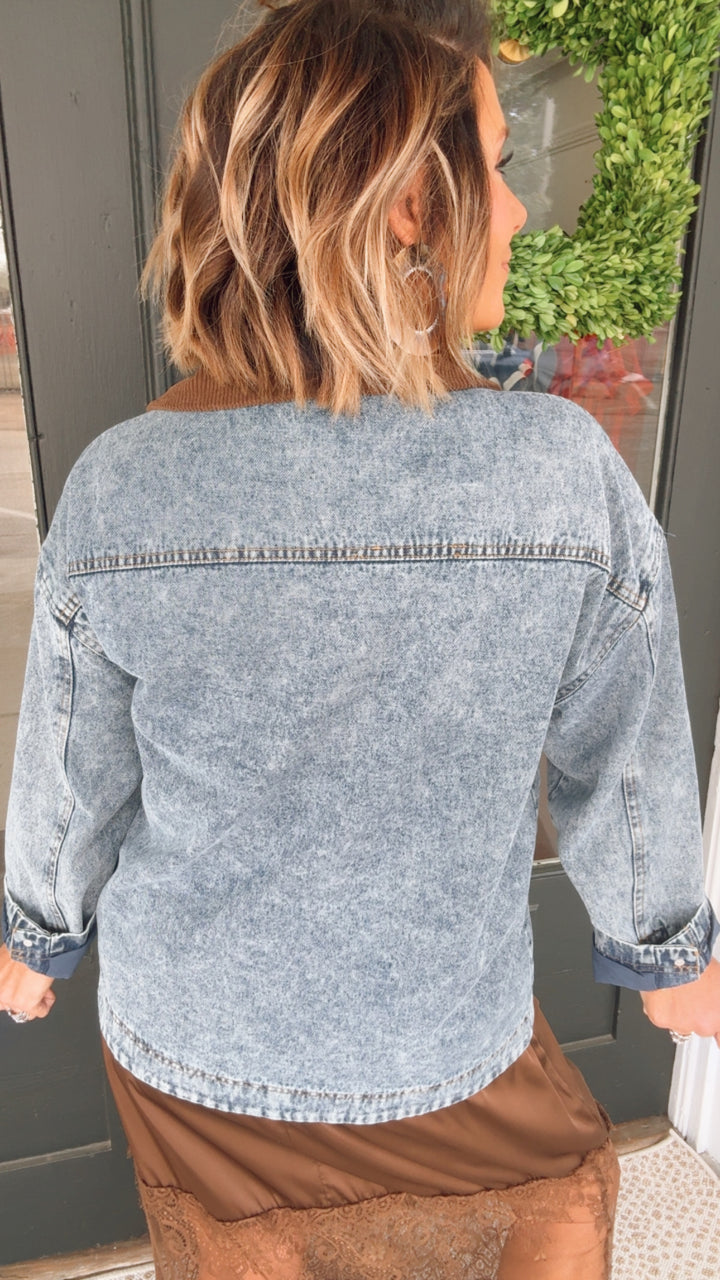 Contrast Collar Latch Hook Washed Denim Jacket