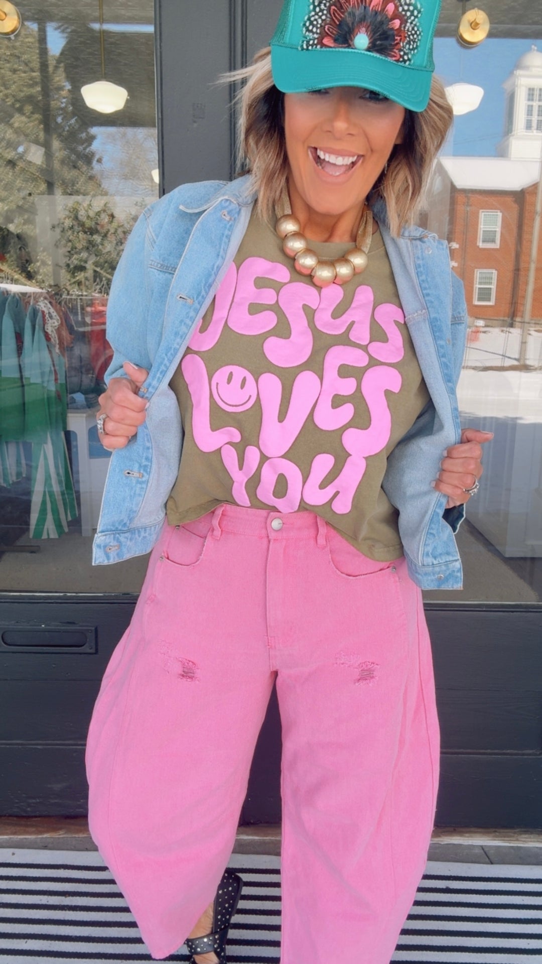 Jesus Loves You Mucle Tee