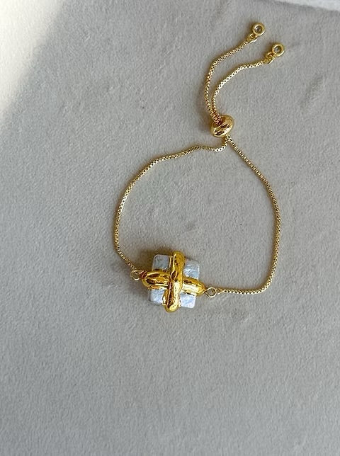 Easton Elle Golden Cross