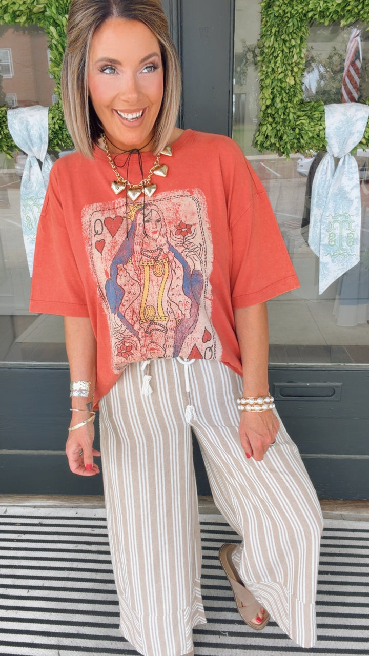 The Queen of Hearts Graphic Tee/Red