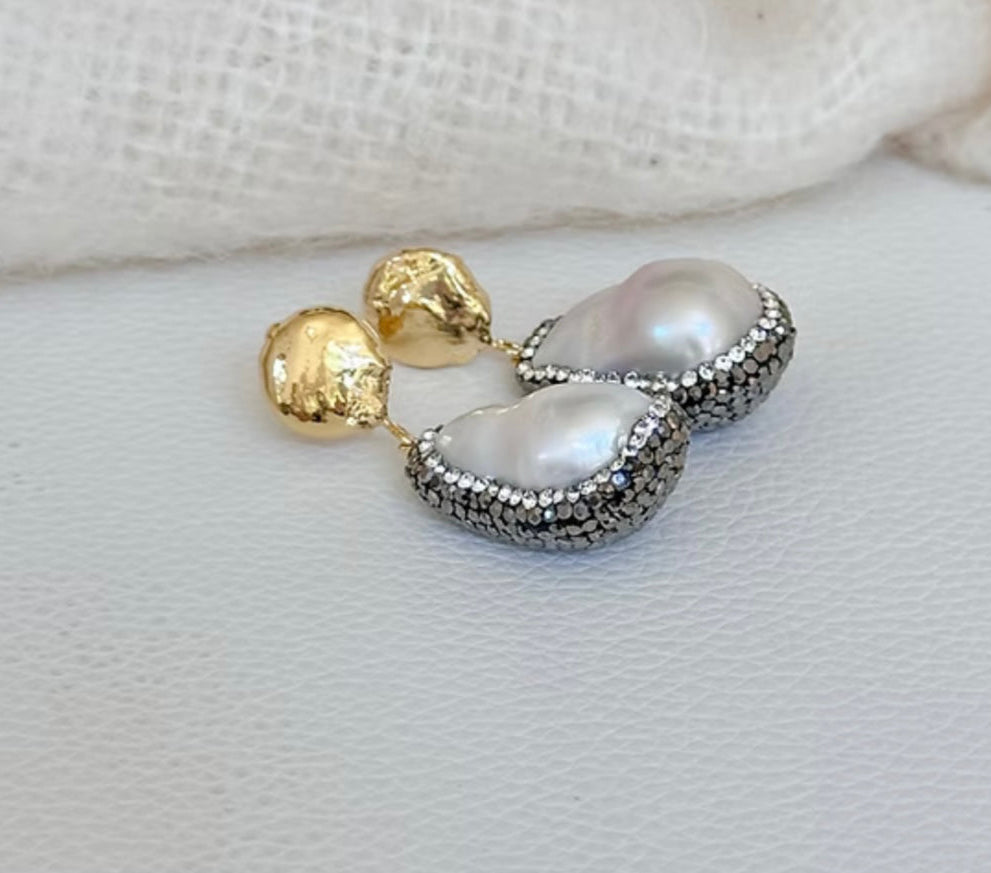 Easton Elle Oasis pearl Bling Earrings