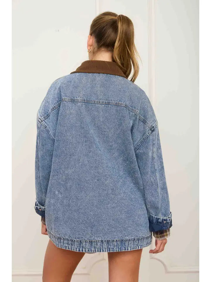 Contrast Collar Latch Hook Washed Denim Jacket