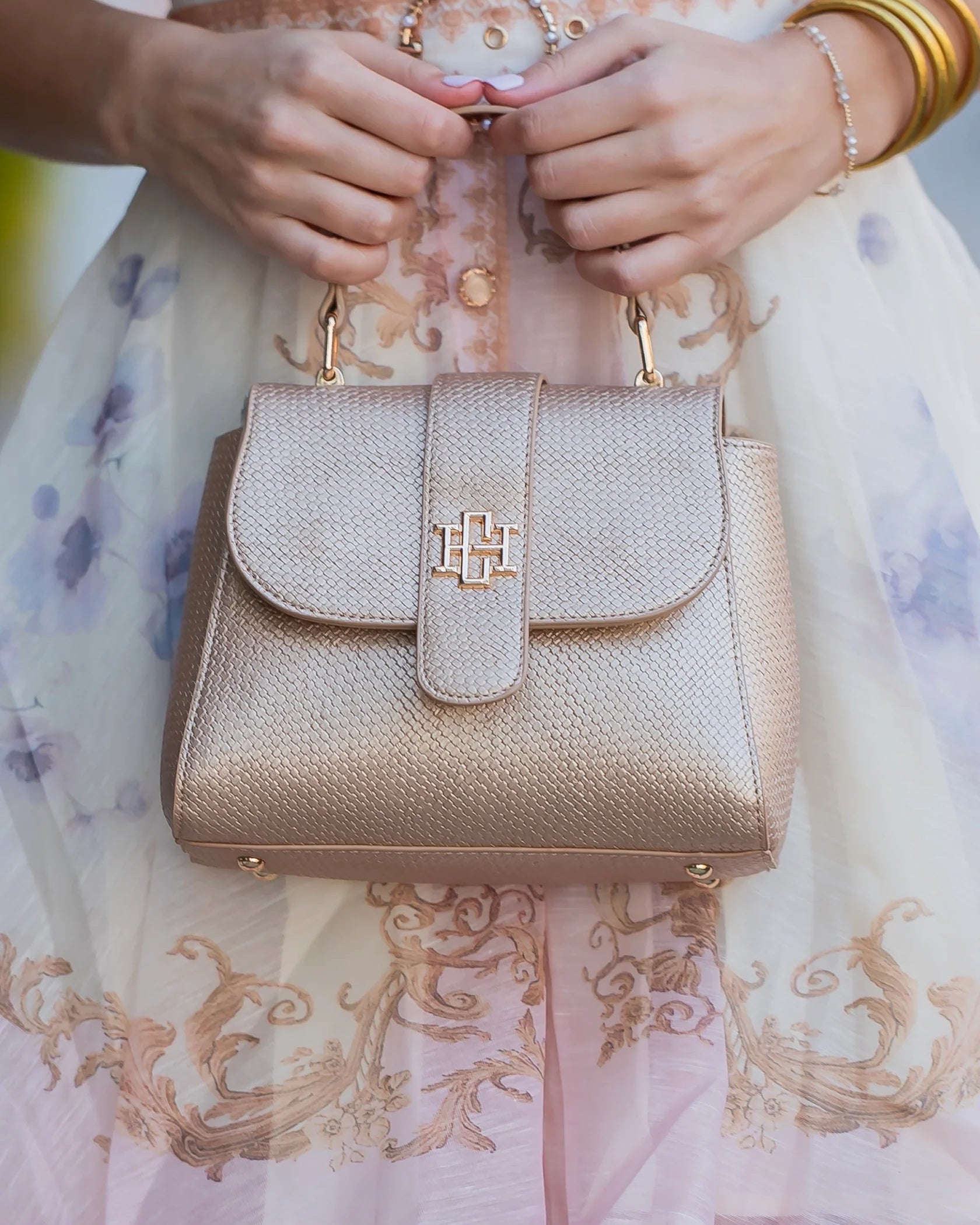 Tucker Handbag Woven Gold – Small Town Sass